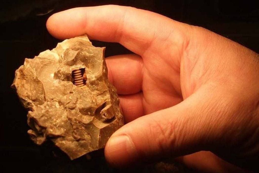 история первых болтов